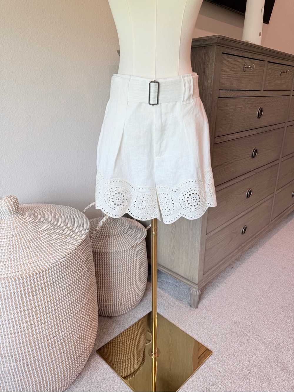 A.L.C. Milo’s Linen Eyelet Cream In Ivory Short Size 4